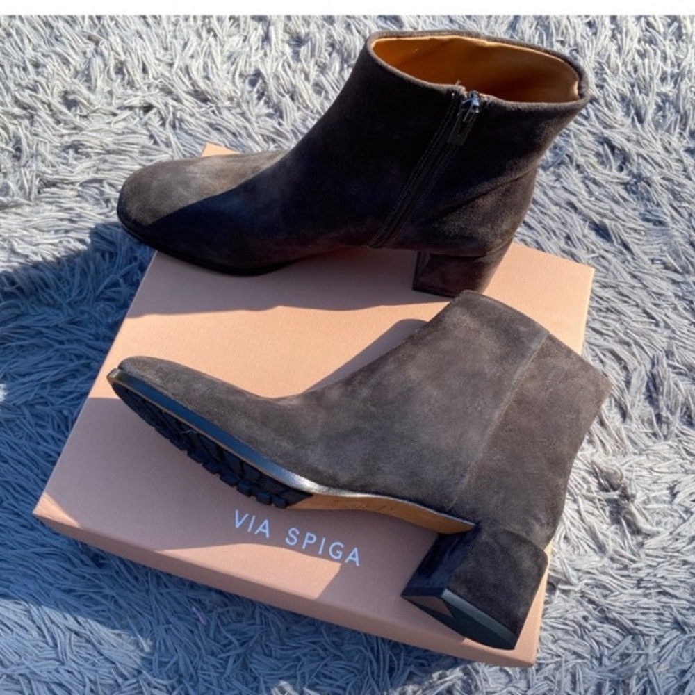 Via Spiga Suede Black Boots